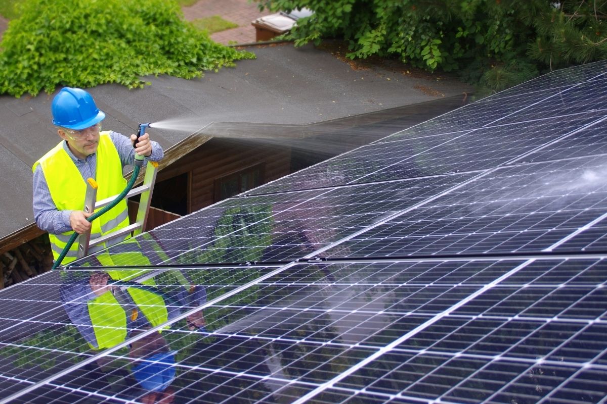 How To Clean Solar Panels On Roof