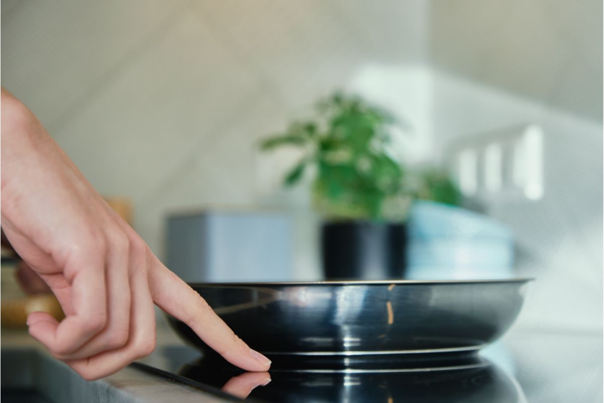 What Is The Difference Between Regular Cookware And Induction Cookware?