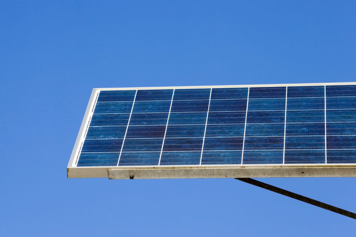 How Many Solar Batteries Are Needed To Power A House? [You May Be Surprised]